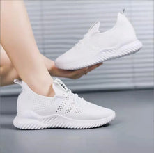 Sport Running Shoes Women Mesh Breathable Walking Women Sneakers Comfortable White Fashion Casual Sneakers